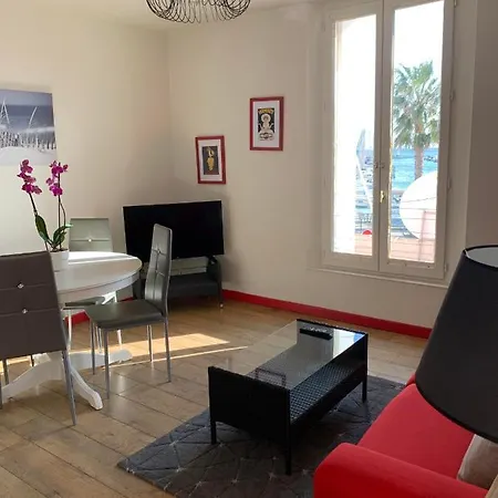 Hotel-restaurant Du Port מלון