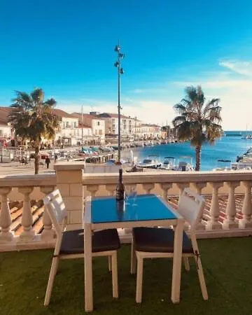 מלון Hotel-restaurant Du Port 3*