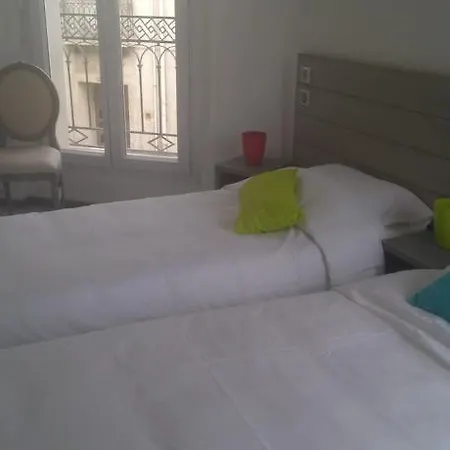 מלון Hotel-restaurant Du Port Mèze