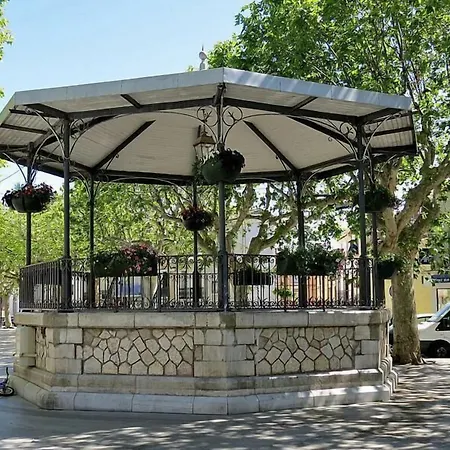 Hotel-restaurant Du Port מלון