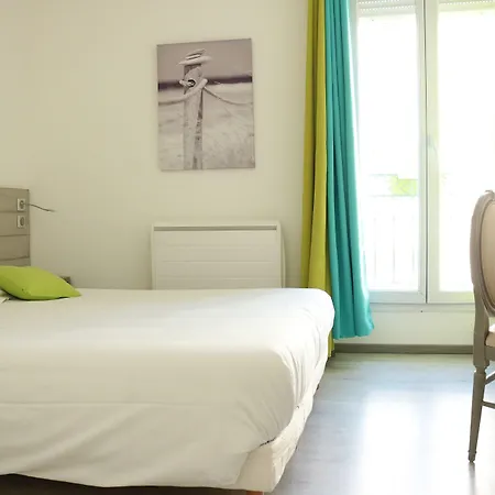 Hotel-restaurant Du Port מלון