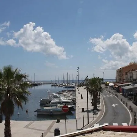 Hotel-restaurant Du Port מלון