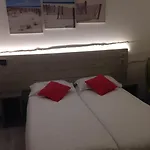 Hotel-restaurant Du Port מלון 3*