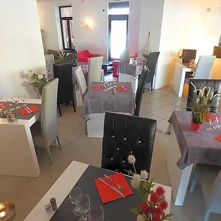 Hotel-restaurant Du Port מלון