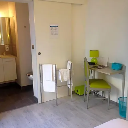 Hotel-restaurant Du Port מלון