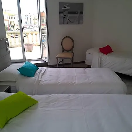 Hotel-restaurant Du Port מלון