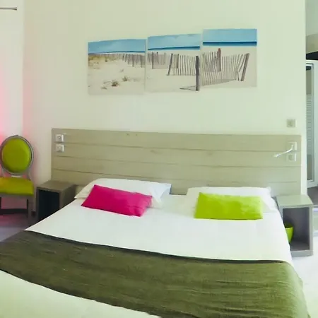 Hotel-restaurant Du Port מלון
