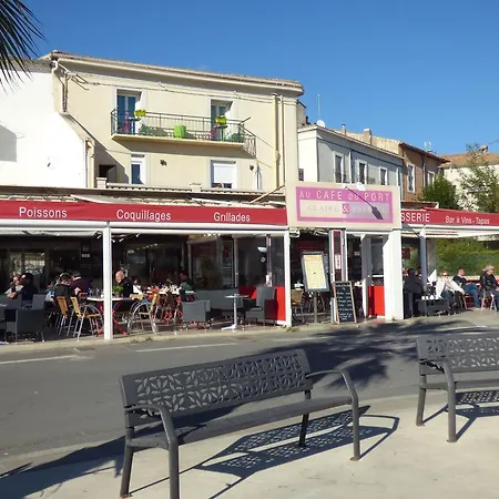 Hotel-restaurant Du Port Hotell Mèze