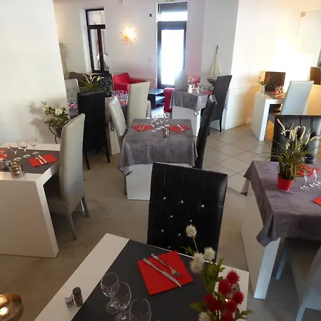 Hotel-restaurant Du Port Hotell Mèze